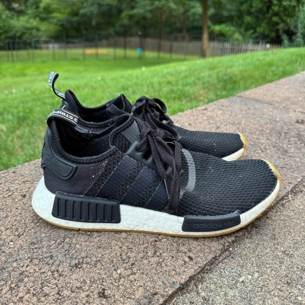 Adidas Originals NMD_R1 Core Black Gum Mens Running Shoes B42200 Size 8.5